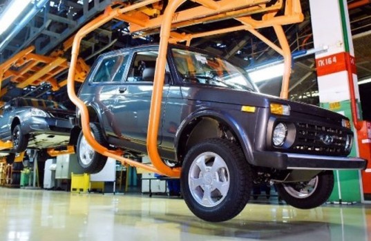 Lada obejde sankce výrobou speciálních verzí svých aut: Přijdou o ABS, ESP i airbagy