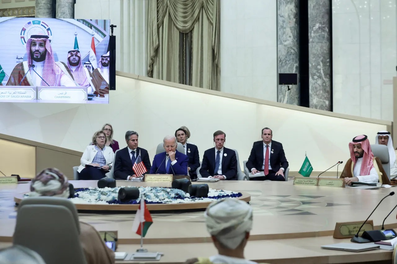 Setkání amerického prezidenta Joe Bidena se saúdskoarabským korunním princem Mohammedem bin Salmánem