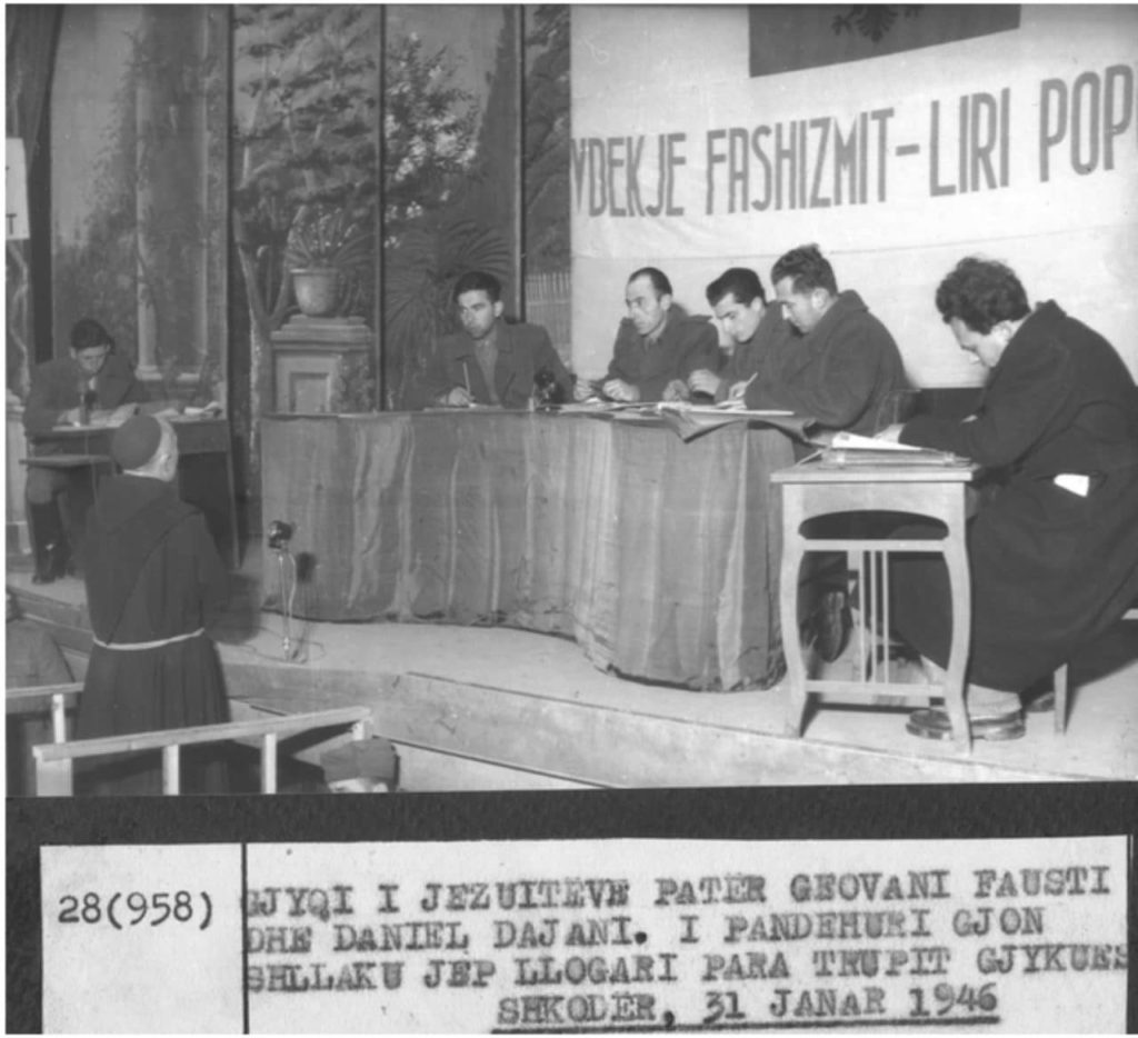 Jak se Albánie stala první světovou ateistickou zemí