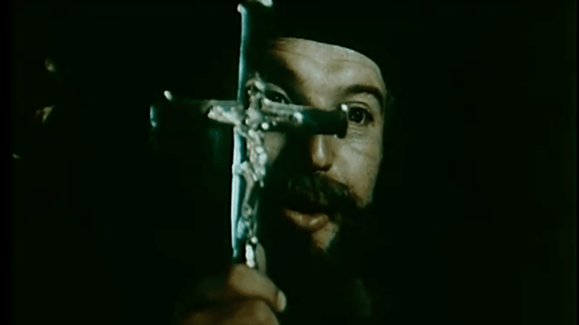 Albánský protináboženský propagandistický film „Mesonjtorja“.