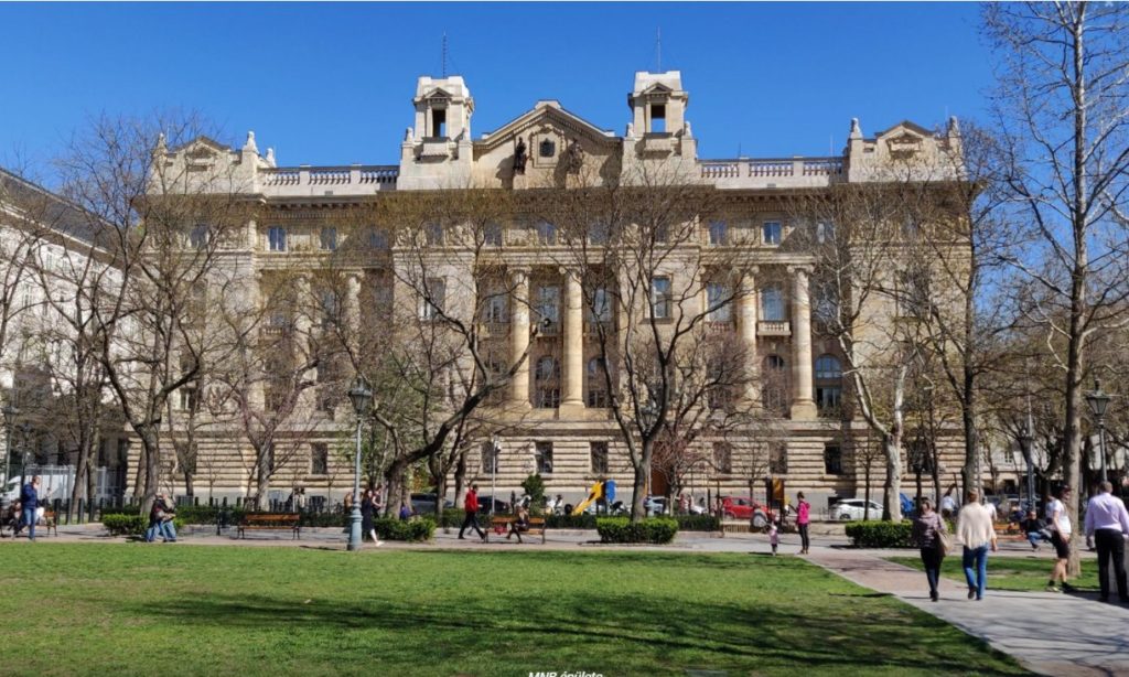 Obchodní průzkum - Výsledky podnikových průzkumů Maďarské národní bance